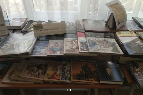 Мектеп кітапханасы/Школьная библиотека