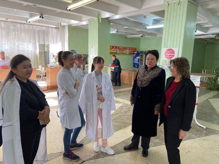 Проверки школьной столовой бракеражной комиссией по питанию учащихся.